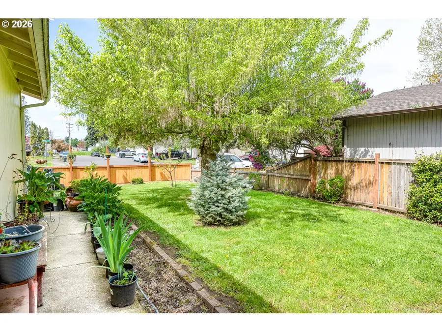 790 Birch St, Junction City, OR 97448 - #3