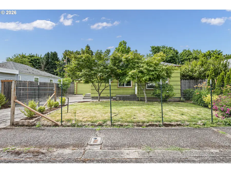 1746 W 9th Pl, Eugene, OR 97402 - #2
