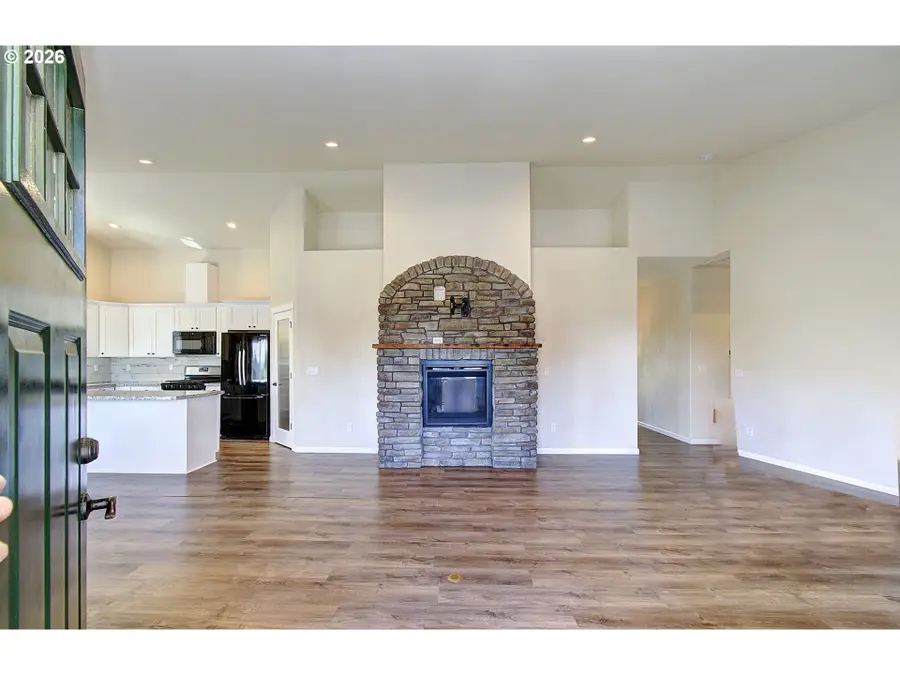 460 Ivy St, Kalama, WA 98625 - #3