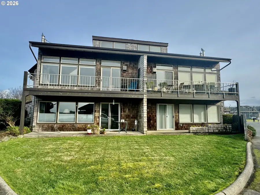 1070 Bay St #22, Florence, OR 97439 - #2