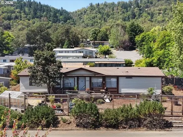 3580 NW Broad St, Roseburg, OR 97471