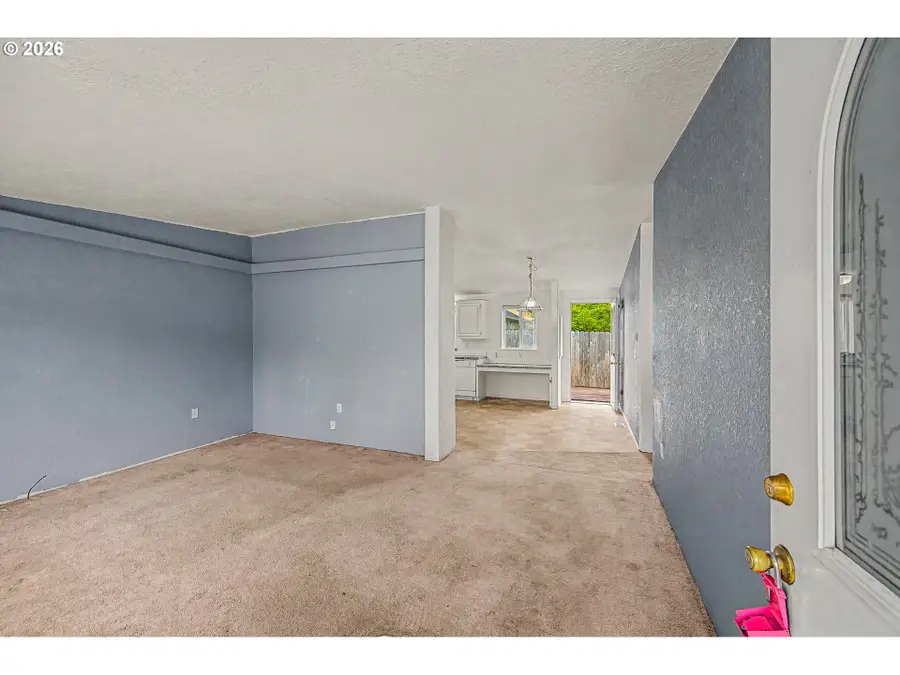 5510 E St, Springfield, OR 97478 - #3