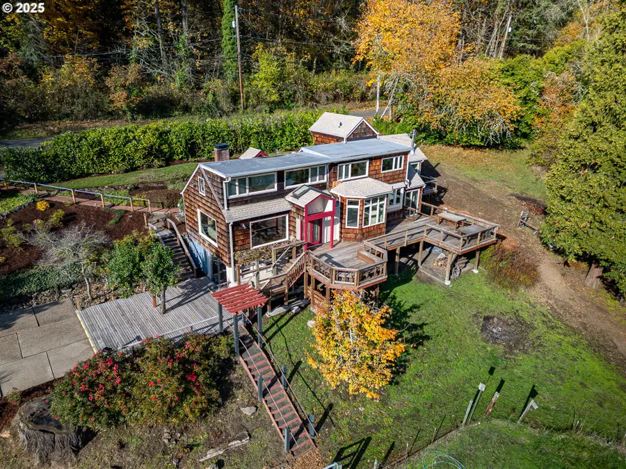 2525 Floral Hill Dr, Eugene, OR 97403 - Image #2