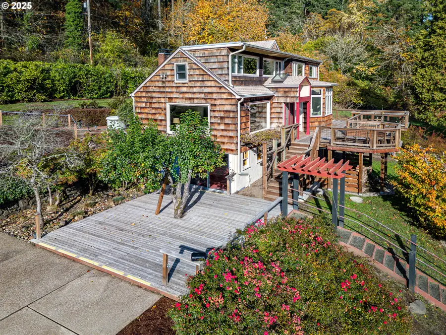 2525 Floral Hill Dr, Eugene, OR 97403 - Image #3