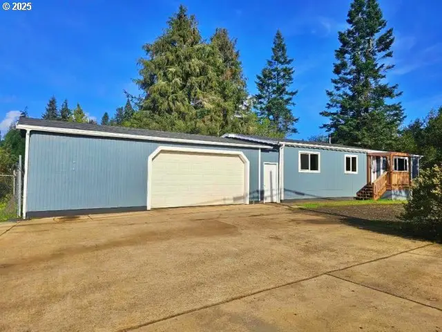 990 E 2nd St, Coquille, OR 97423 - Image #3