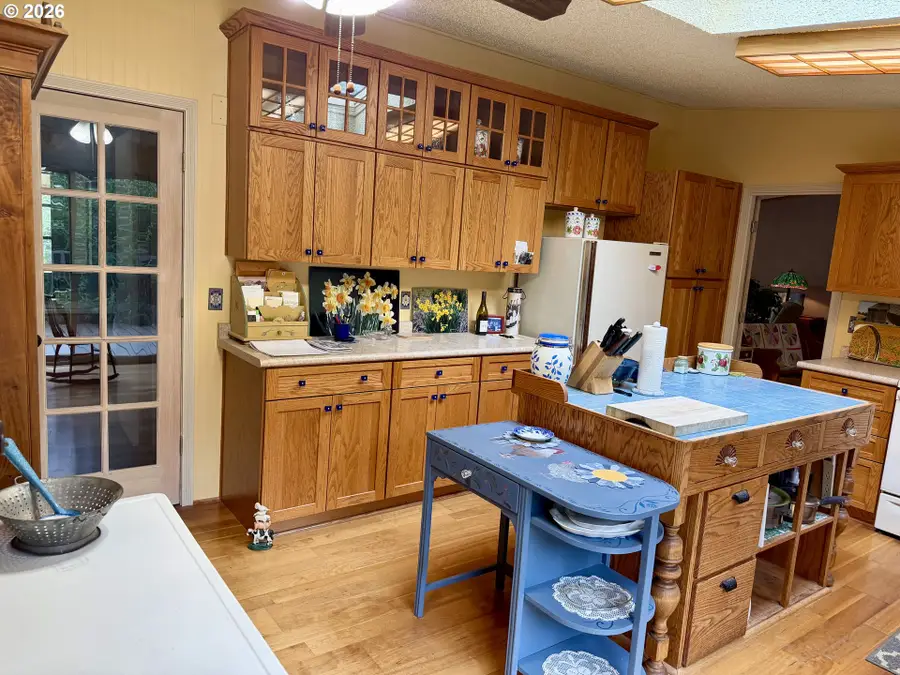 1166 Clarks Branch Rd, Myrtlecreek, OR 97457 - #2