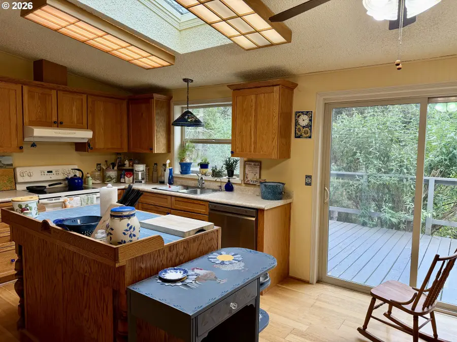1166 Clarks Branch Rd, Myrtlecreek, OR 97457 - #3