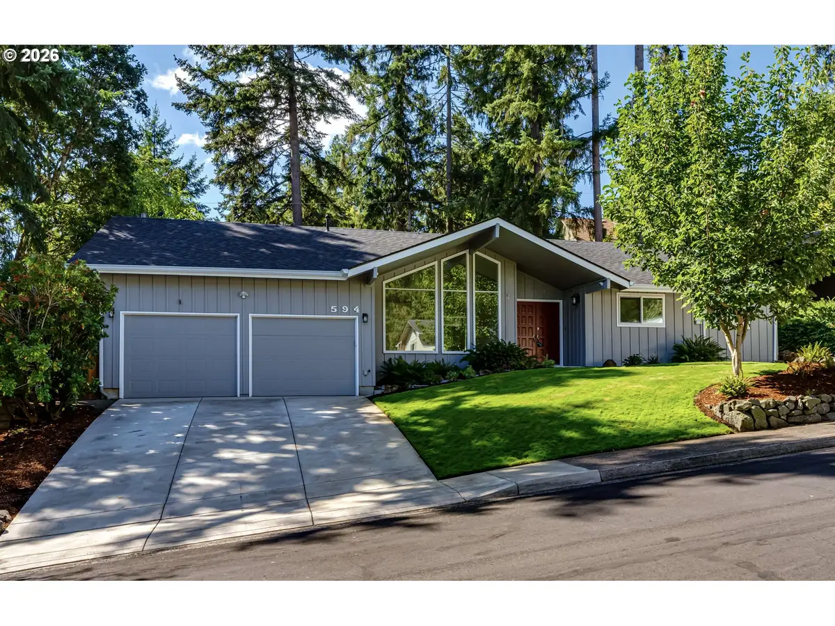 594 Empress Ave, Eugene, OR 97405 - #1