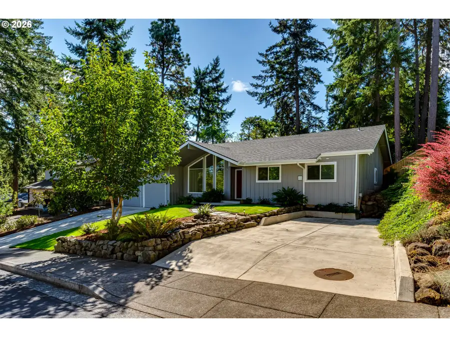594 Empress Ave, Eugene, OR 97405 - #3