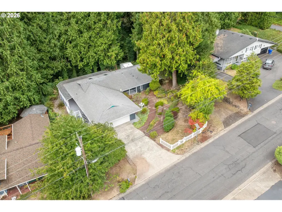 1005 N 22nd Ave, Kelso, WA 98626 - #3