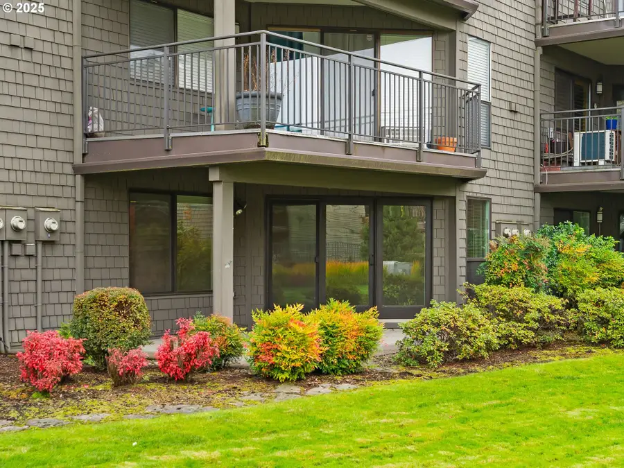 5630 S Riverside Ln #10, Portland, OR 97239 - Image #2