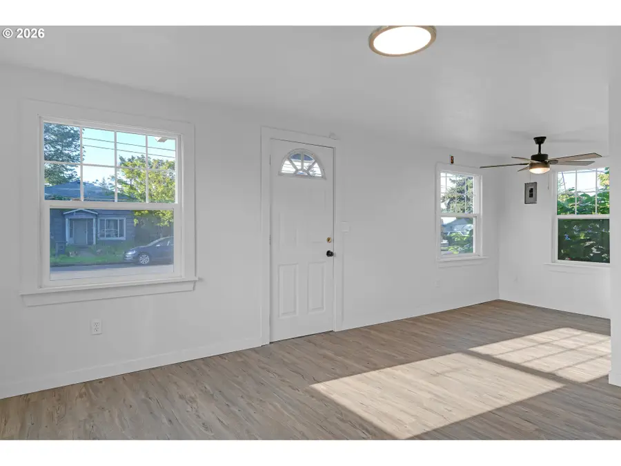 2010 E 1st Ave, Albany, OR 97321 - #3