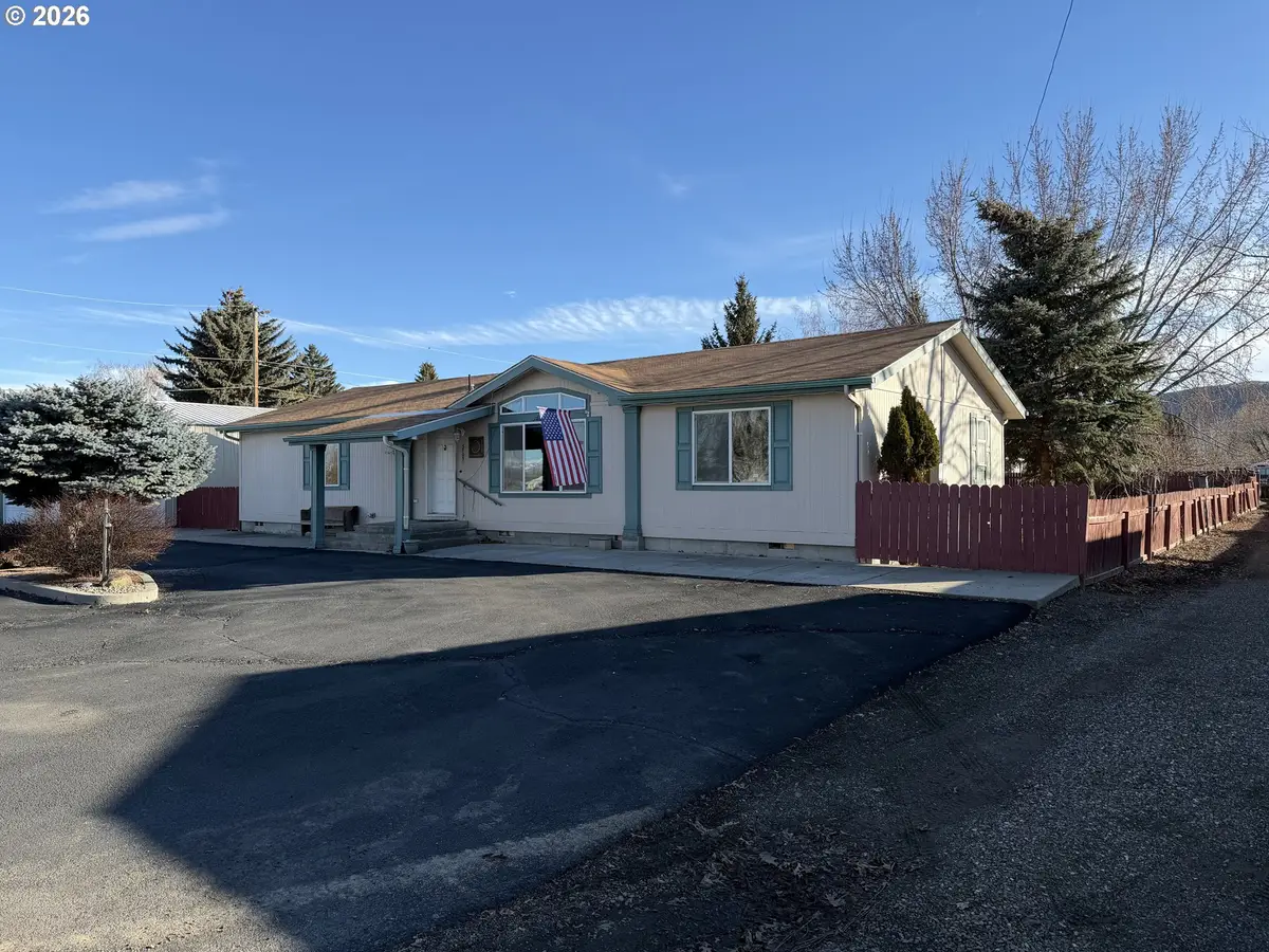3705 Campbell St, Baker City, OR 97814 - #1