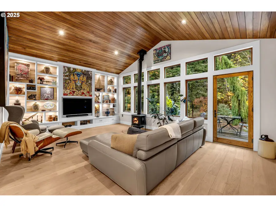 922 SW Spelling Pl, Cascade Locks, OR 97014 - Image #2