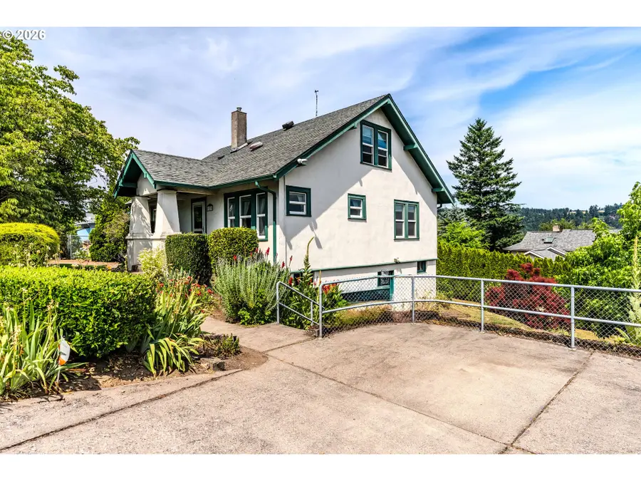 1530 S Troutdale Rd, Troutdale, OR 97060 - #3