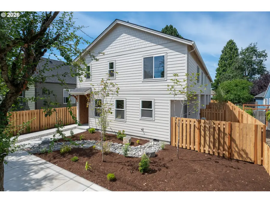 8425 NE Hassalo St, Portland, OR 97220 - #3