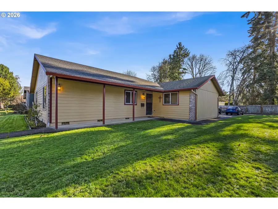 1320 NE 19th St, McMinnville, OR 97128 - Image #2