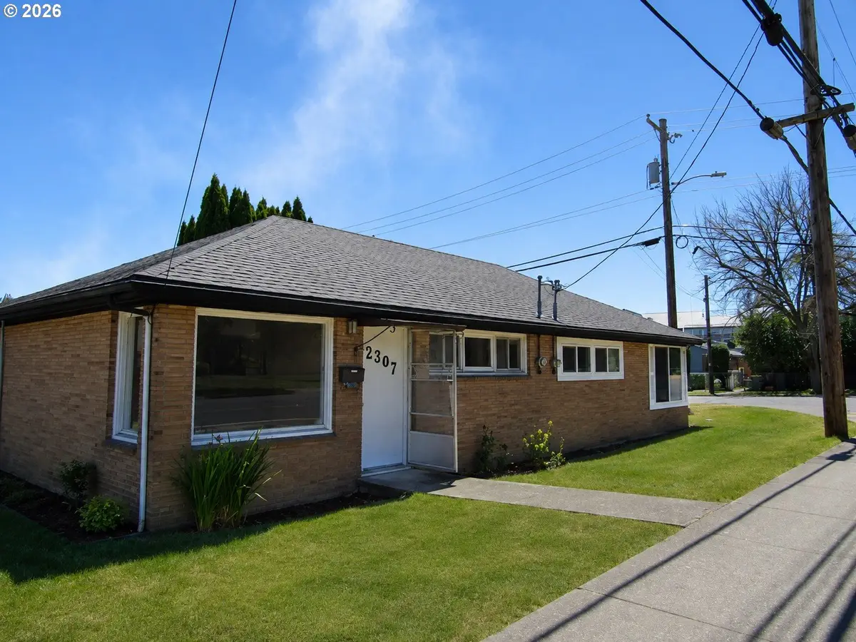 2307 Sunset Dr, Forest Grove, OR 97116 - #1