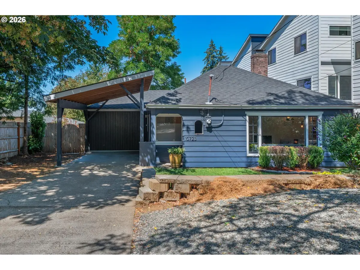 10723 NE Fremont St, Portland, OR 97220 - #1