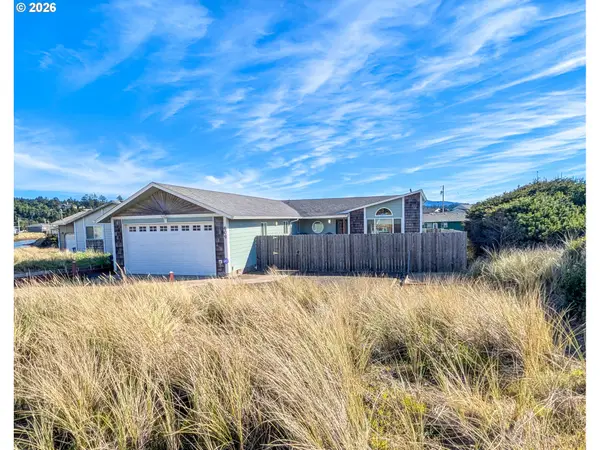 609 NW Oceania Dr, Waldport, OR 97394