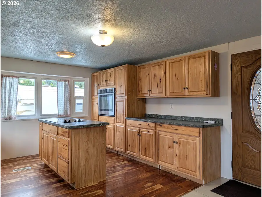 4531 Franklin Blvd #A, Eugene, OR 97403 - #3