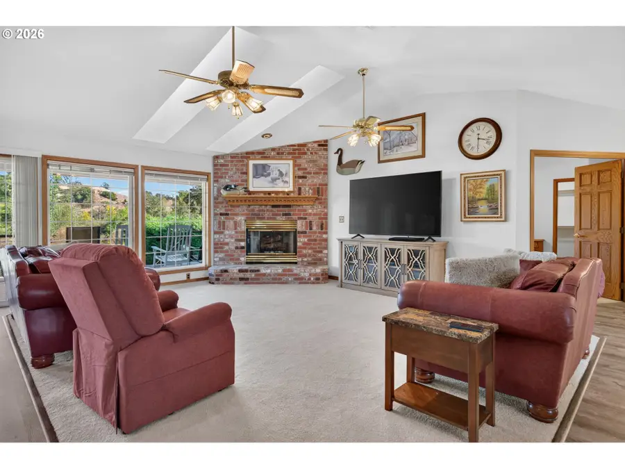 269 Bailey Dr, Roseburg, OR 97471 - #3
