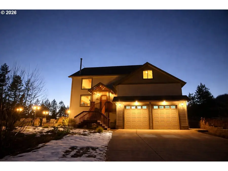 125 Melgard Ct, Detroit, OR 97342 - Image #2