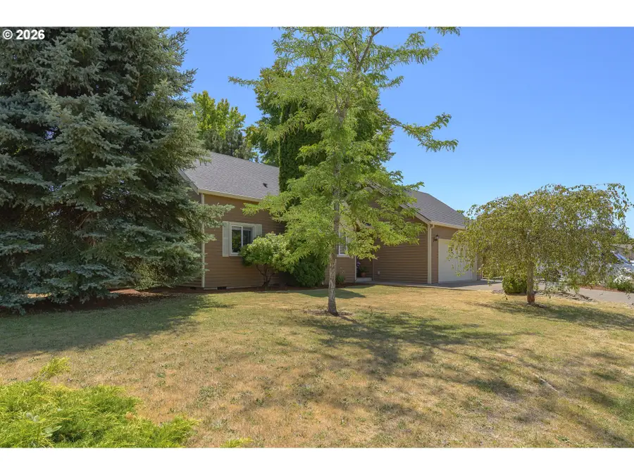 1642 SW Tamarack St, McMinnville, OR 97128 - #3