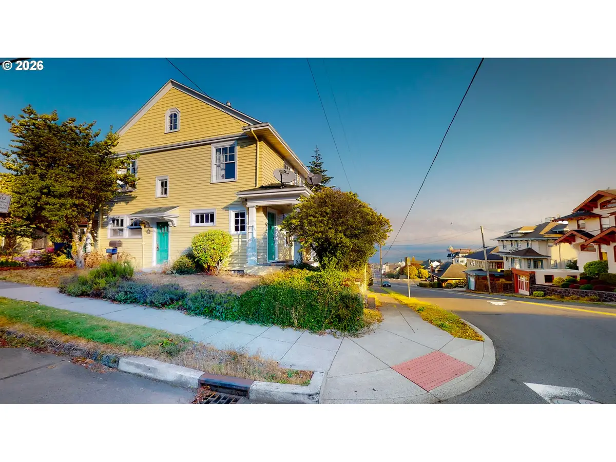 997 16th St, Astoria, OR 97103 - #1
