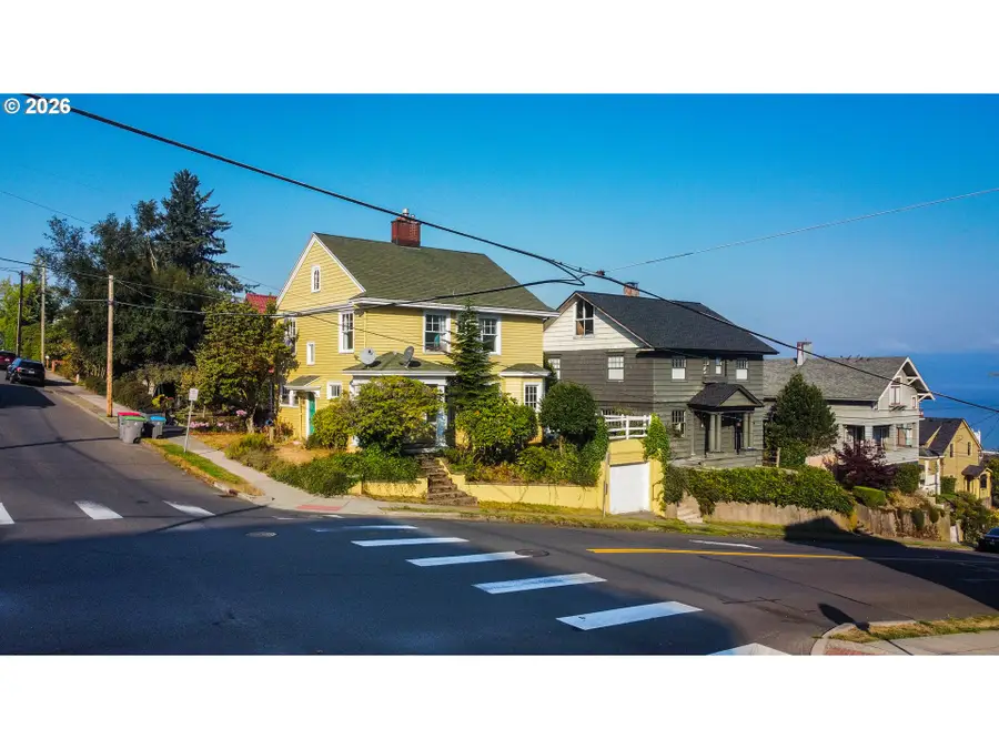 997 16th St, Astoria, OR 97103 - #2