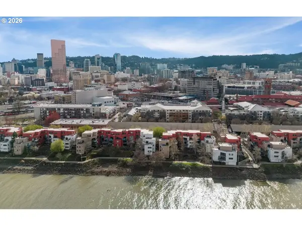 810 NW Naito Pkwy #F-10, Portland, OR 97209