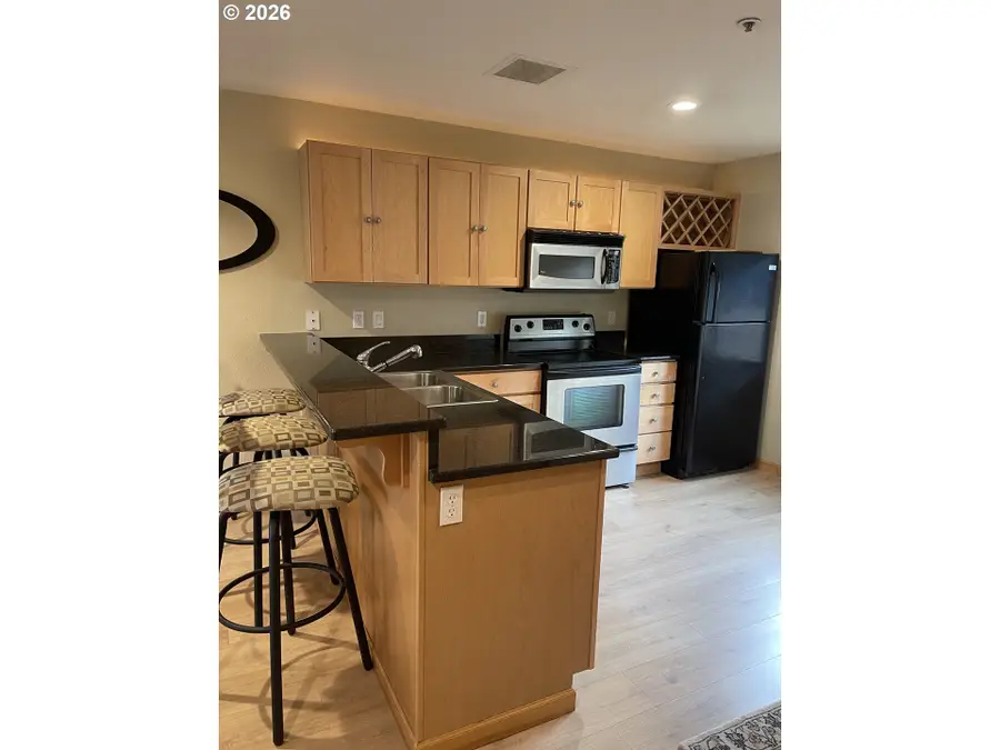 810 NW Naito Pkwy #F-10, Portland, OR 97209 - #2