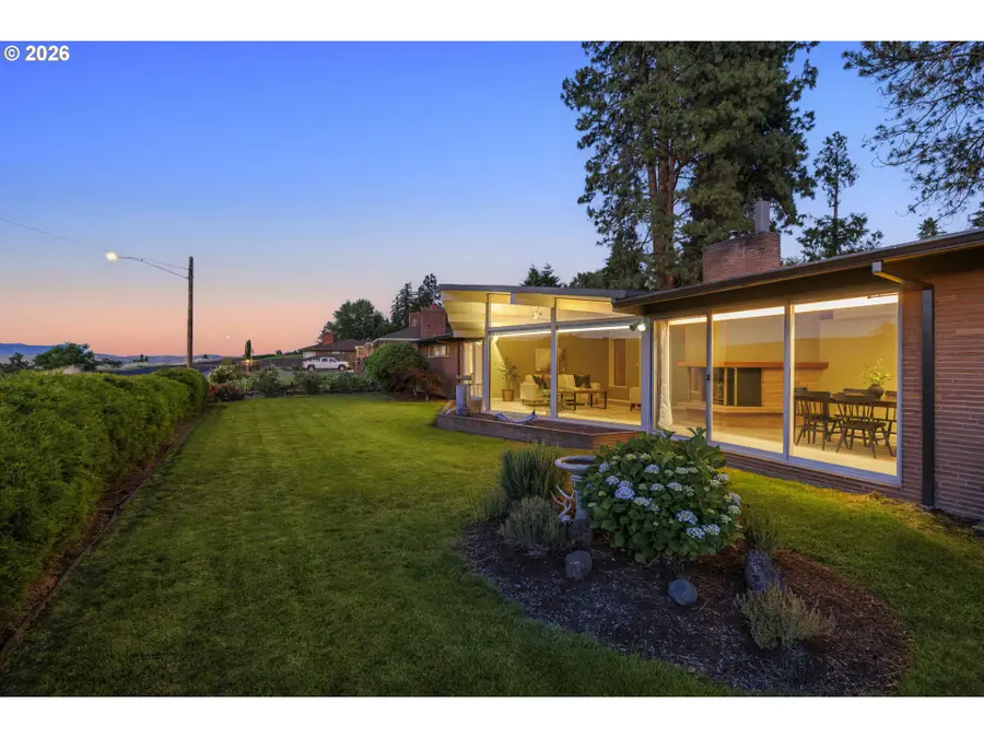 314 W Scenic Dr, The Dalles, OR 97058 - #2
