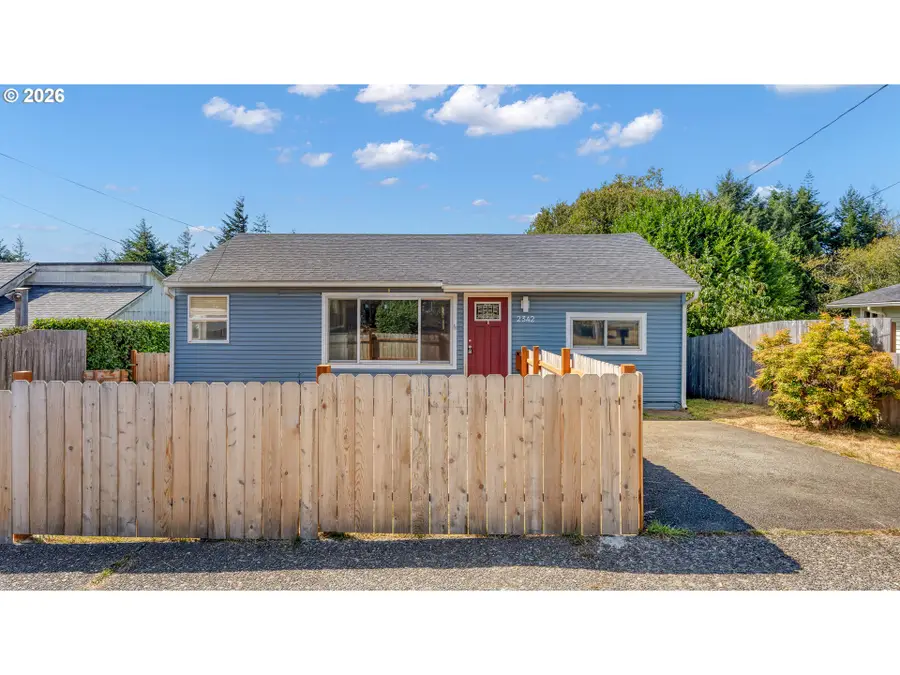 2342 Brussells St, North Bend, OR 97459 - #2
