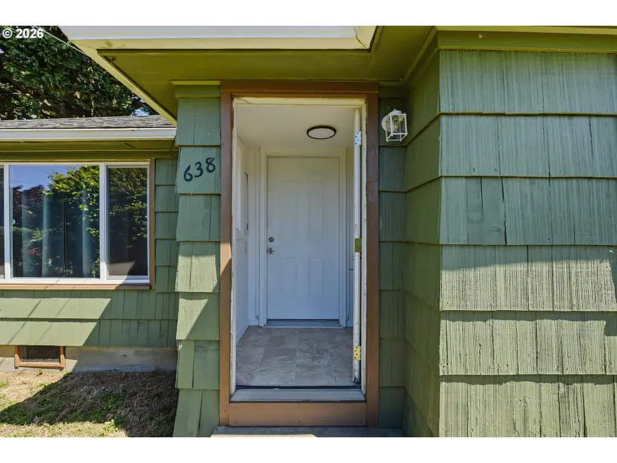 638 Commercial St, North Bend, OR 97459 - #2