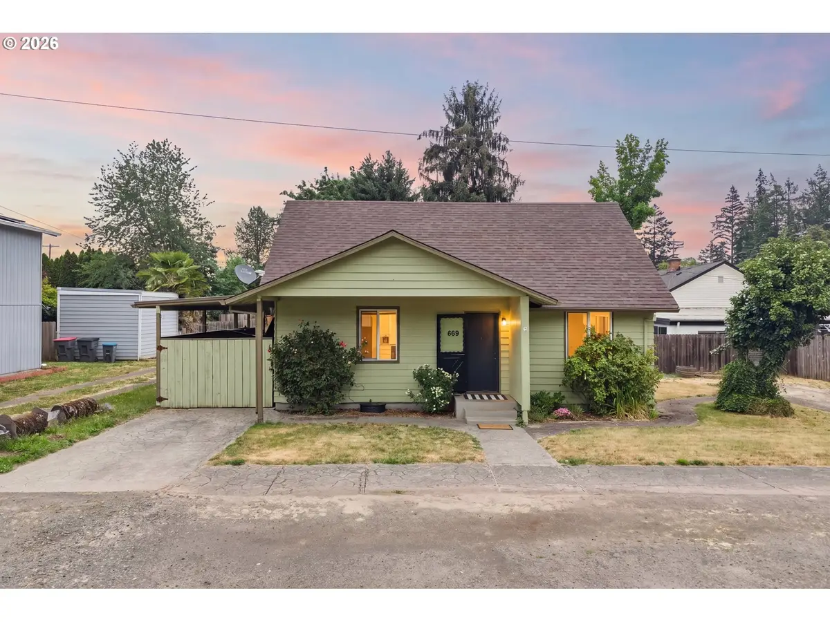 609 4th St, Dayton, OR 97114 - #1
