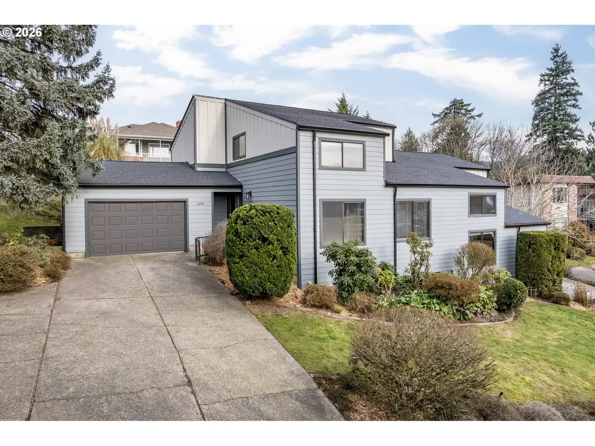 1205 Holly St, Kelso, WA 98626 - Image #1