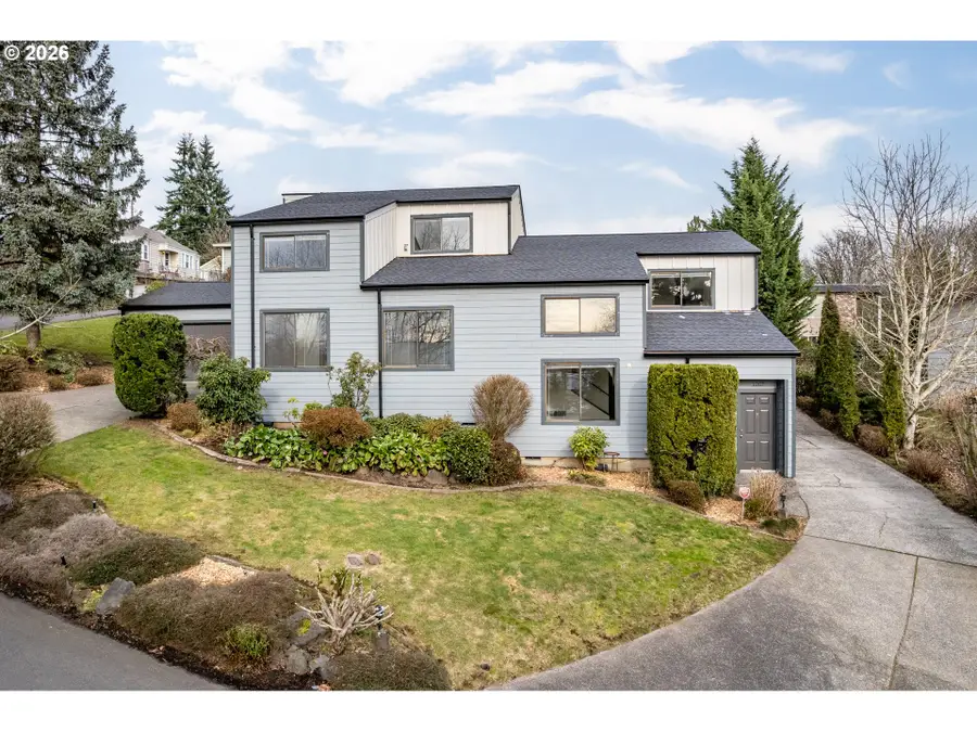 1205 Holly St, Kelso, WA 98626 - Image #2