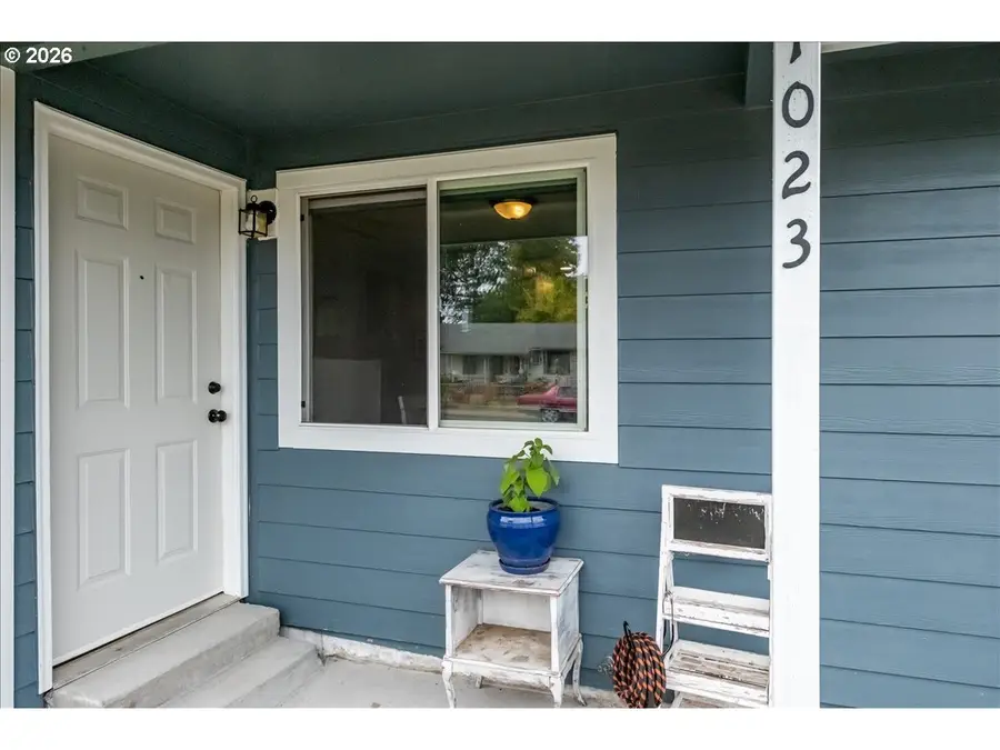 1023 Josephine St E, Monmouth, OR 97361 - #2