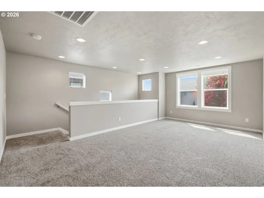 3043 Guadalupe Way, Eugene, OR 97408 - #3