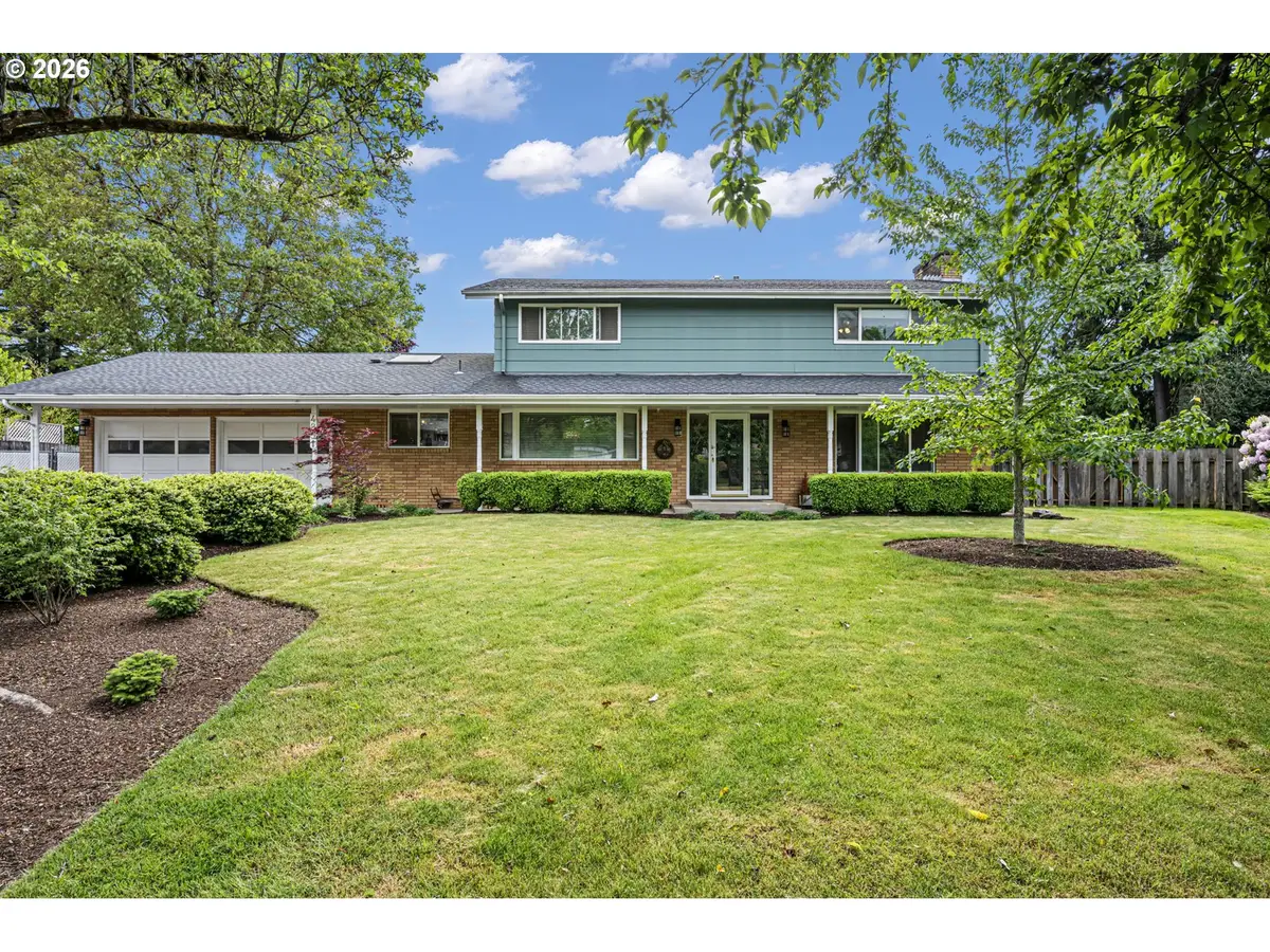 4851 Thunderbird St, Eugene, OR 97404 - #1