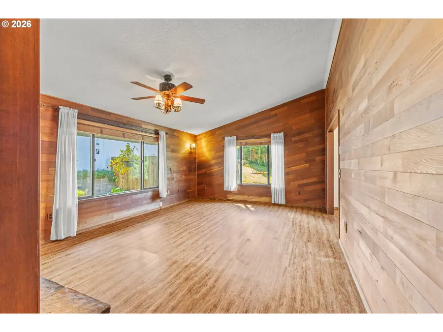 1461 Kingwood Ave, Coos Bay, OR 97420 - #3