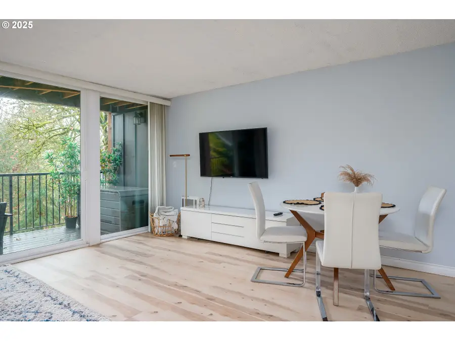 100 Kerr Pkwy #19, Lake Oswego, OR 97035 - Image #3