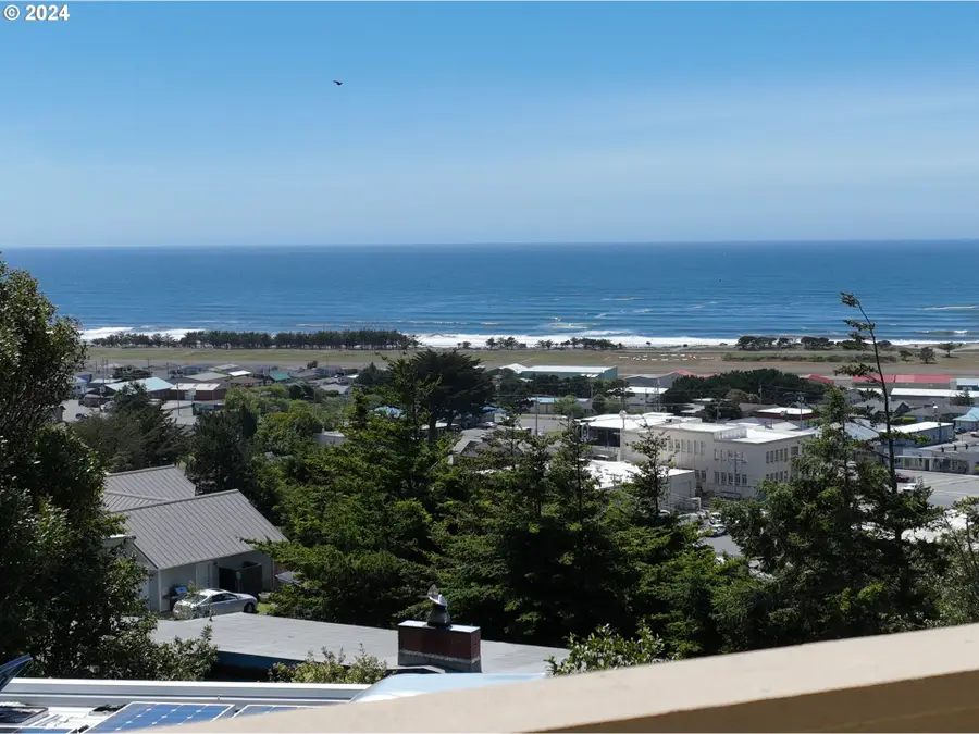 29830 Hound Dog Rd, Gold Beach, OR 97444 - #2