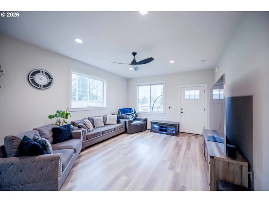 474 SE Browning Ave, Salem, OR 97302 - Image #3