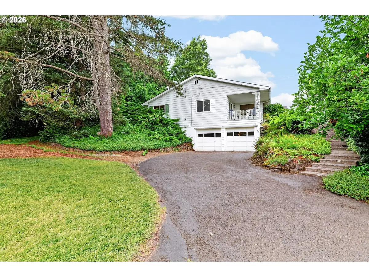 10065 SE Cresthill Rd, Happy Valley, OR 97086 - #1