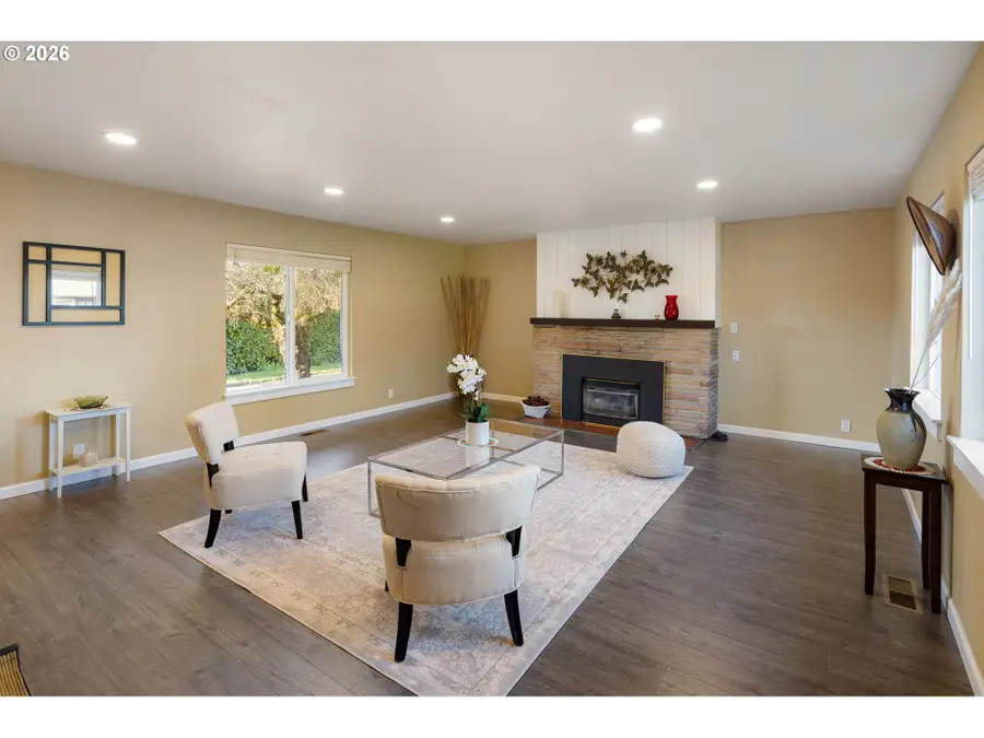 450 Hunsaker Ln, Eugene, OR 97404 - Image #3