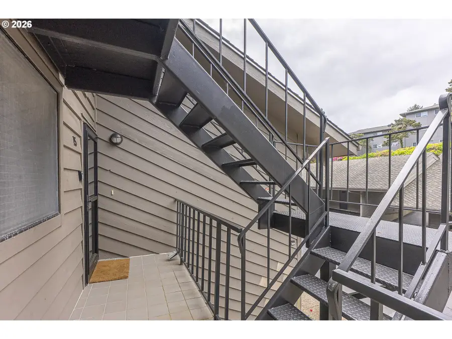 3500 NE West Devils Lake Rd #15, Lincoln City, OR 97367 - #3