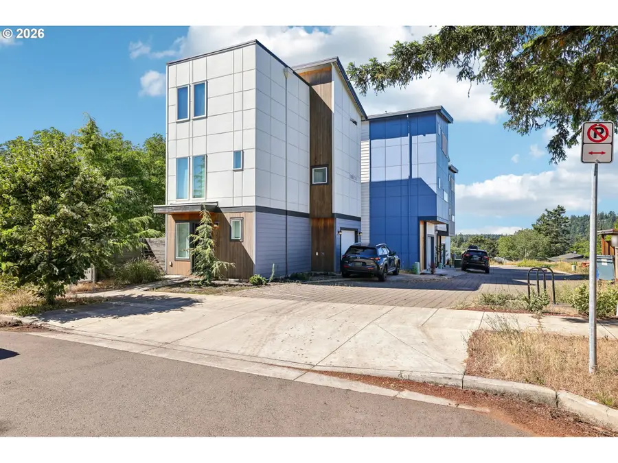 9033 NE Hoyt St, Portland, OR 97220 - #2