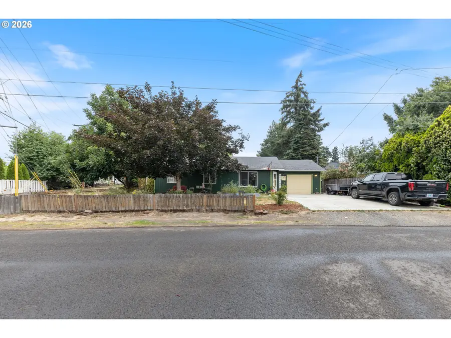 422 E 5th St, Lafayette, OR 97127 - #3